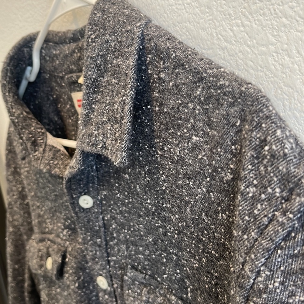 Levi’s speckled flannel. Size large - Picture 3 of 5